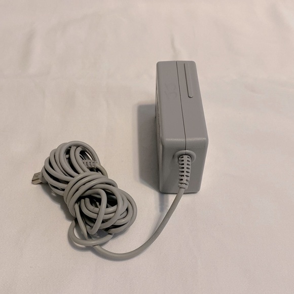 Nintendo 3DS XL, Red, Handheld Gaming Console with Stylus Set - Picture 12 of 13